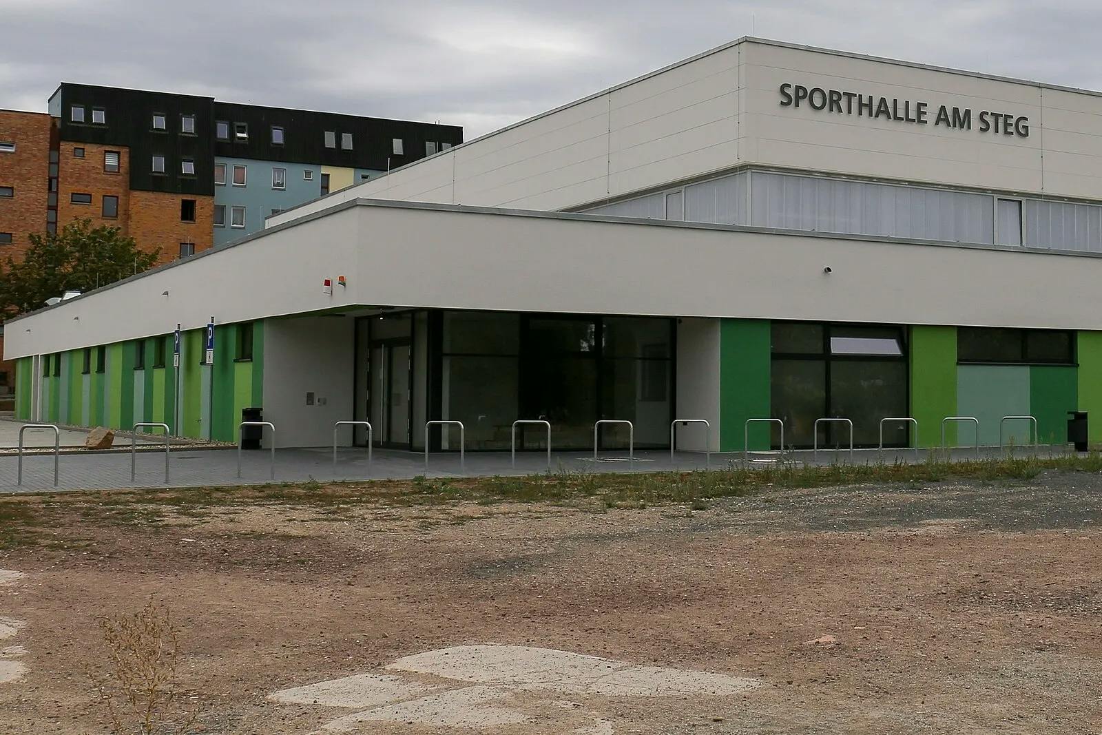 Deutschland: Tanzlokal und Sporthallen werden zu Asylbewerberunterkünften
