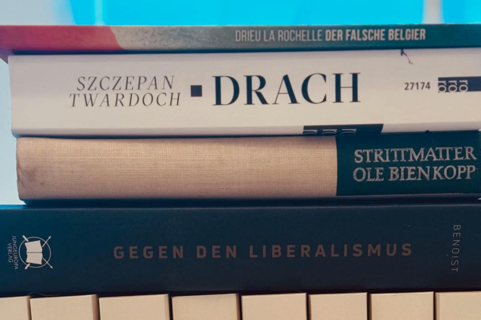 Benedikt Kaiser empfiehlt vier Bücher und rät: „Wissen aneignen und dabei den Lesegenuss nicht vergessen!“