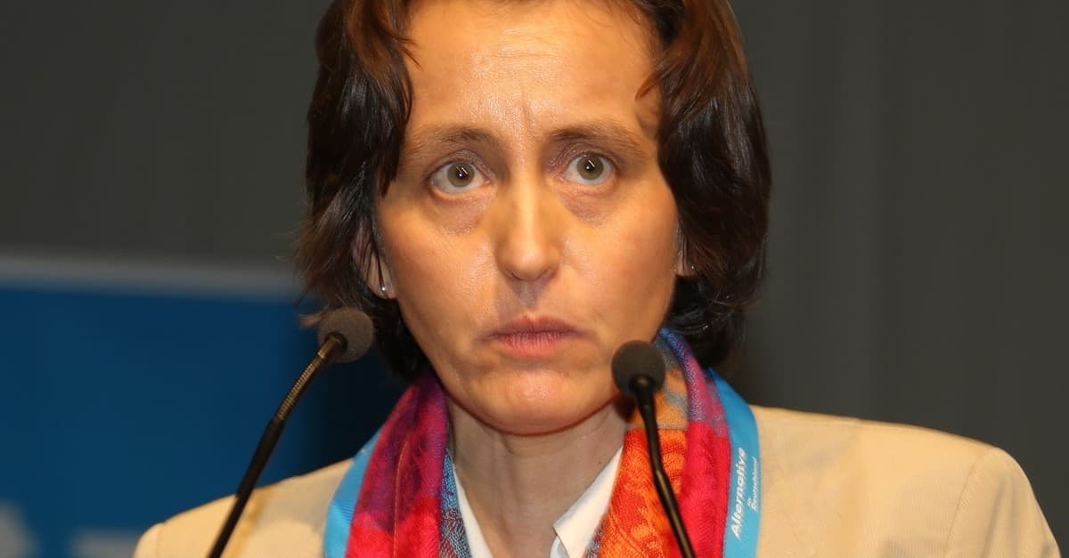 München: Beatrix von Storch (AfD) mit Tomaten beworfen
