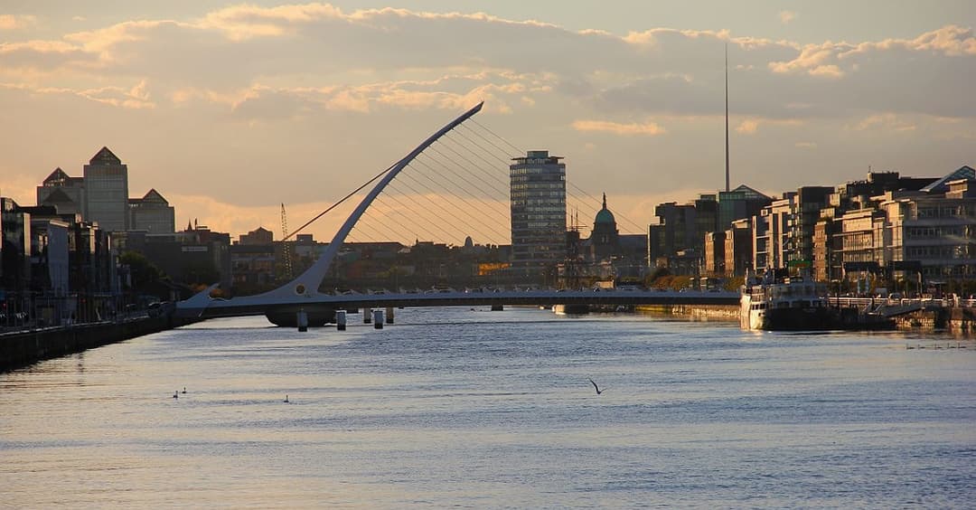 Irland: Zentralbank will mehr Zuwanderung, um Gehälter niedrig zu halten