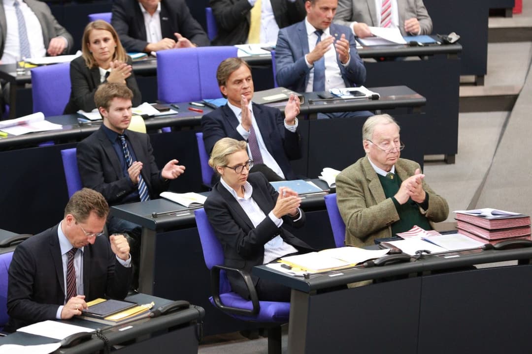 Neue Umfrage: Union bleibt stärkste Kraft, AfD knackt 20-Prozent-Marke