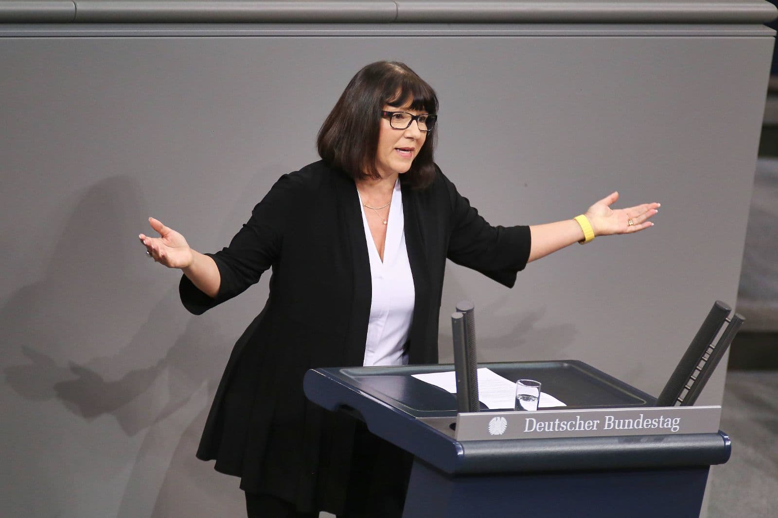 Doppelmoral: „Schwachkopf“ wird bestraft, „Nazinutte“ nicht