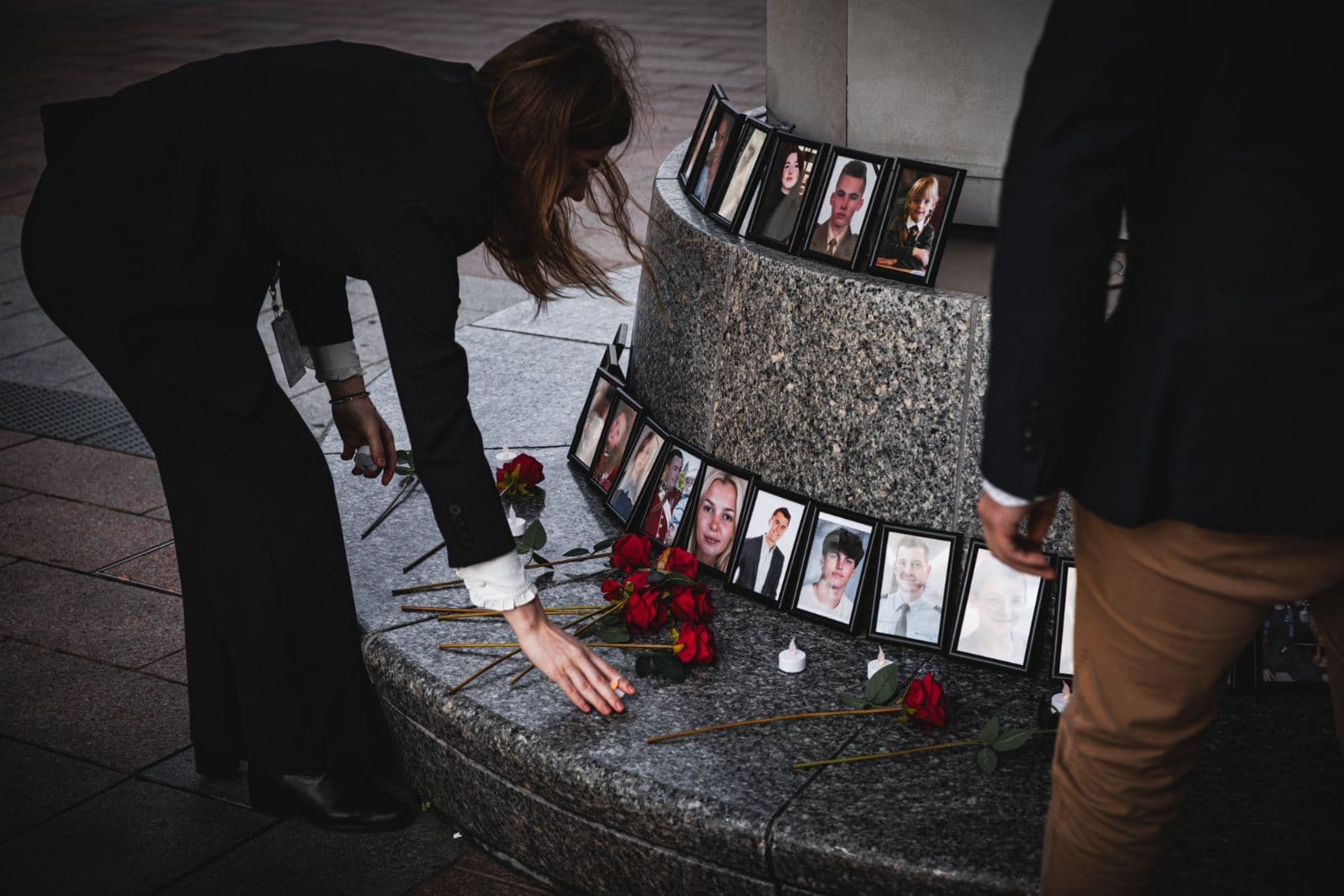 Fotos einiger weißer Opfer. Zu sehen sind auch der getötete US-Aktivist Charlie Kirk sowie die Ukrainerin Iryna Zarutska. © Froelich