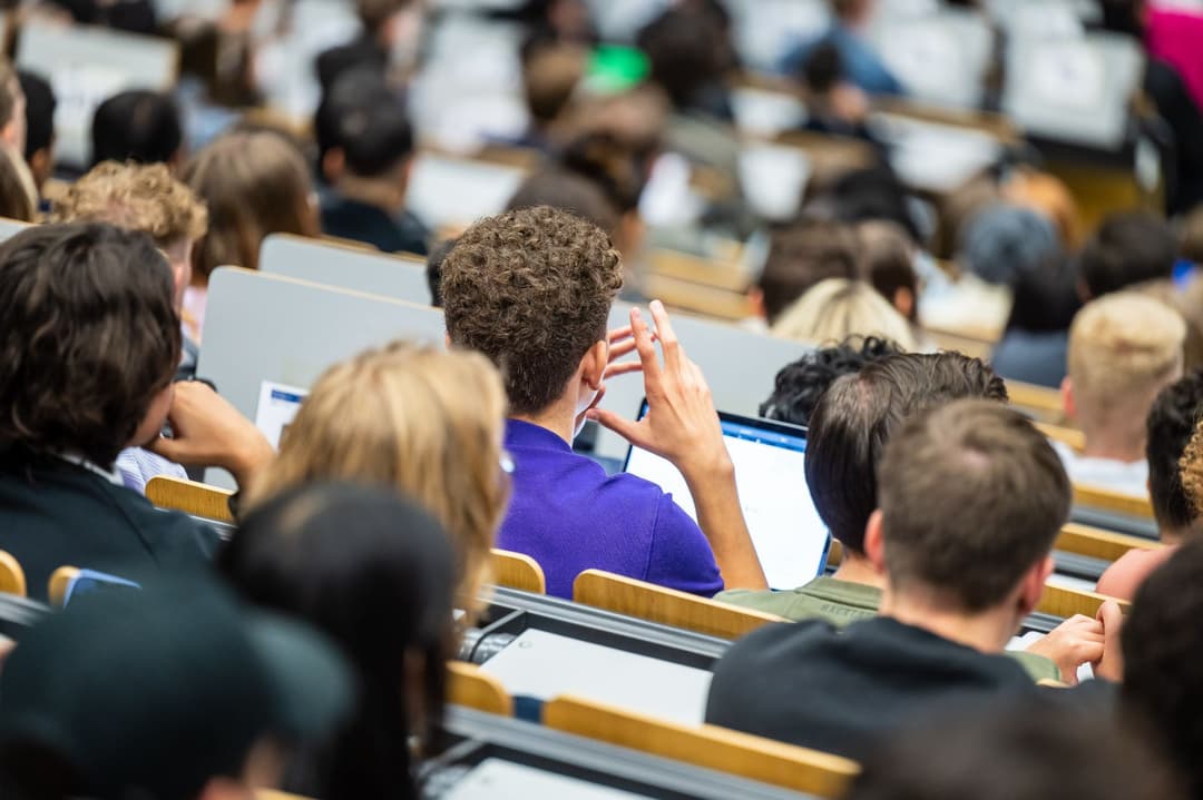 Hörsaalgeflüster (10): Weg mit den Geschwätzwissenschaften? 