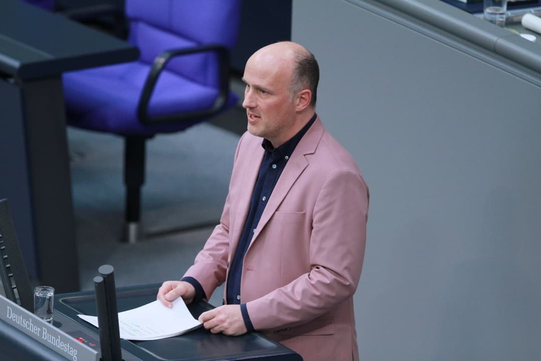 Kulturkampf im Bundestag: CDU, Grüne, SPD und Linke stellen sich schützend vor linke Verlagsszene