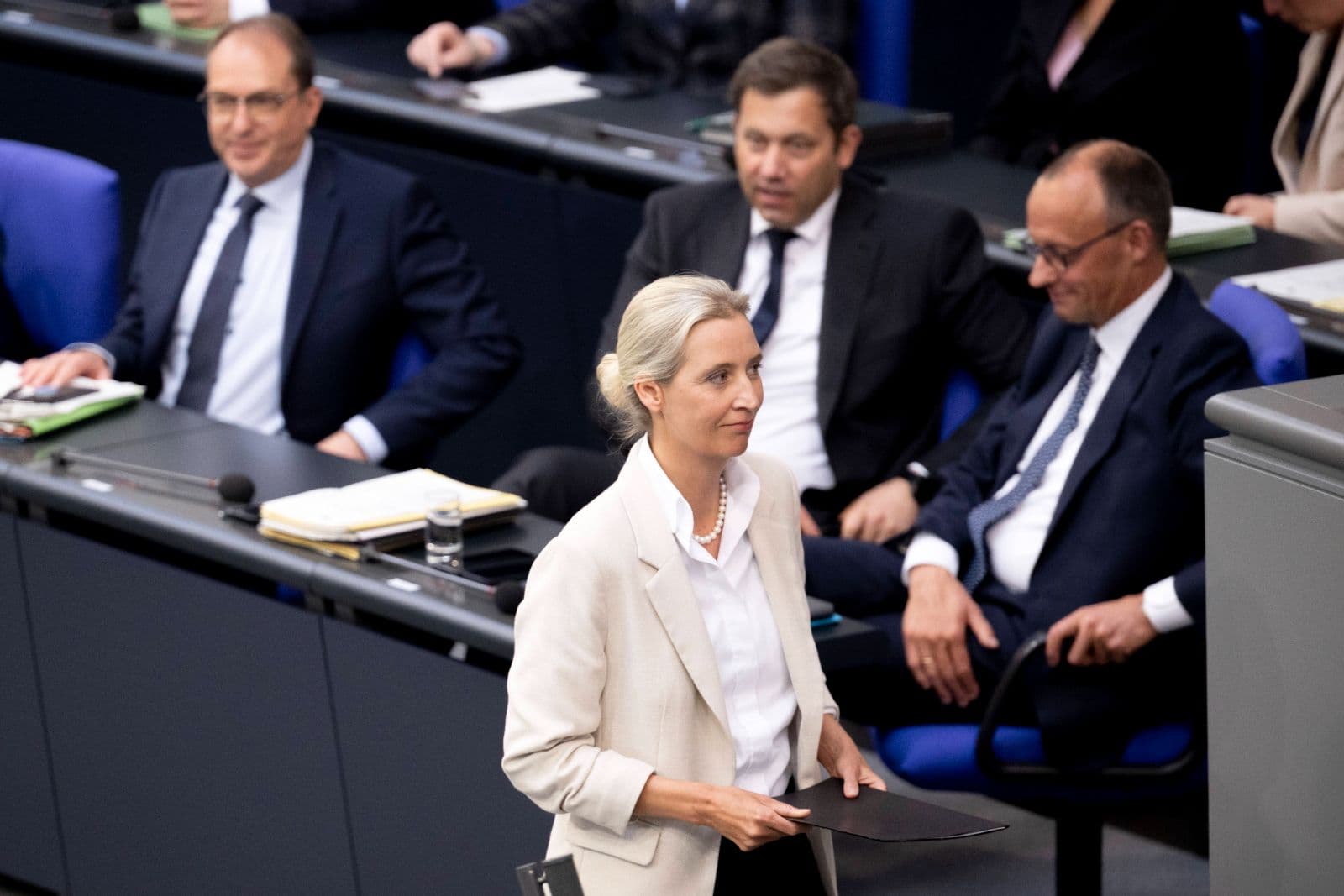 Neue Umfrage: AfD-Chefin Weidel punktet auch bei Kanzlerfrage und liegt vor Merz