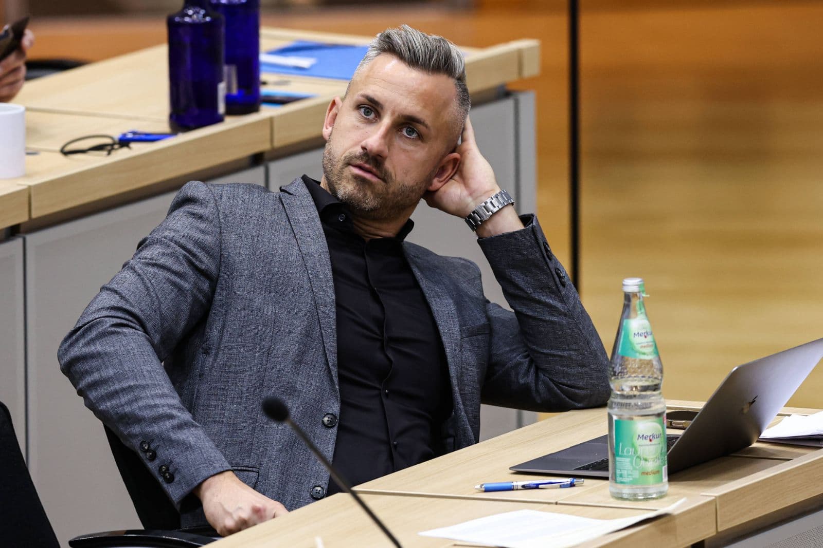 Neue Umfrage: AfD im Osten bei rund 40 Prozent – und im Westen der Union dicht auf den Fersen