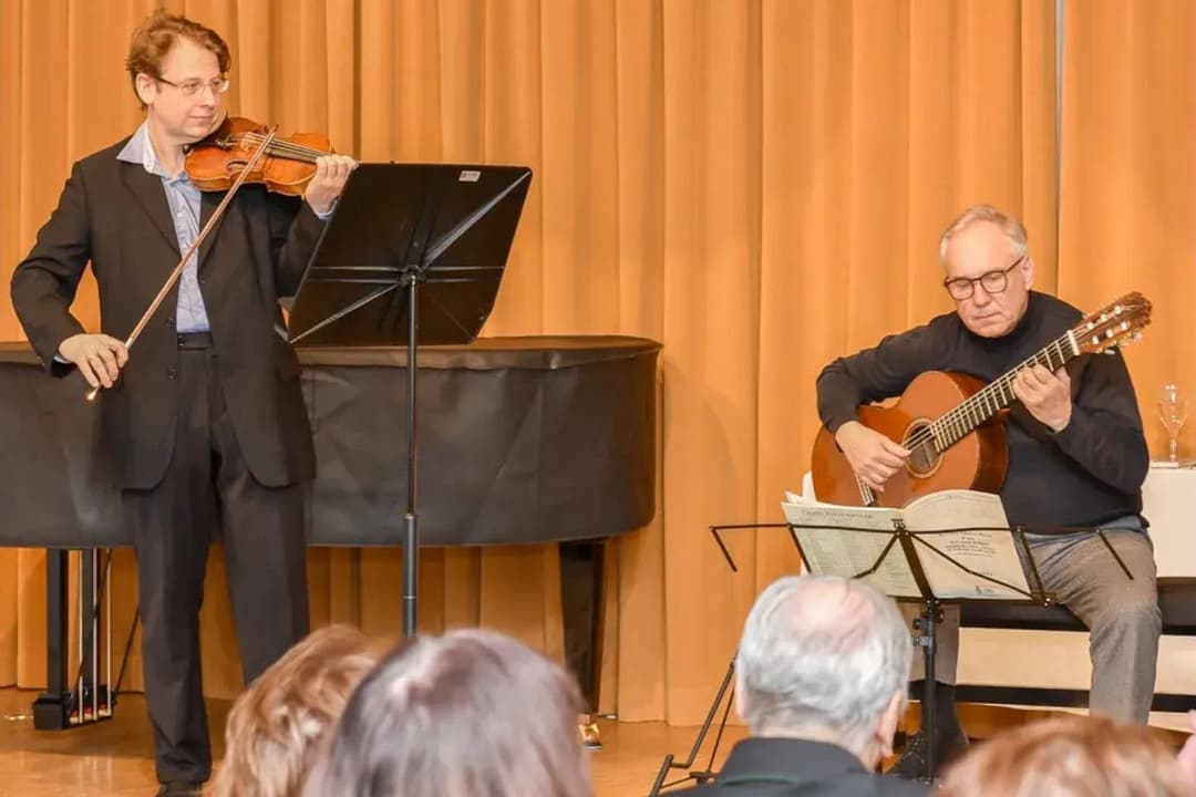 Wenn der Nationalratspräsident zur Gitarre greift: Rosenkranz gibt Konzert auf Schloss Albeck in Kärnten