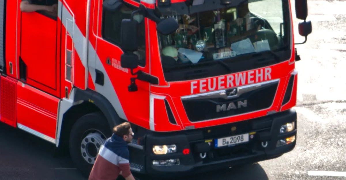 Feuerwehr zieht Bilanz aus Berliner Silvester-Krawallen