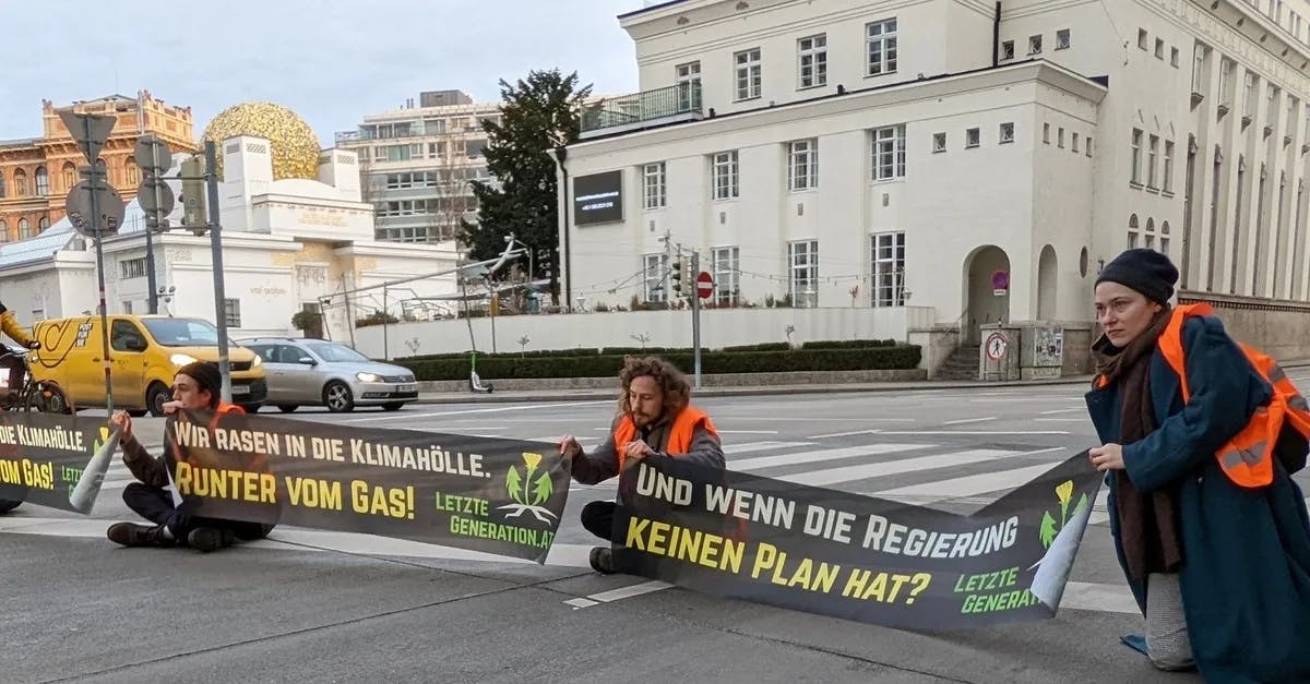 Klimaextremisten legen Verkehr in Wien lahm