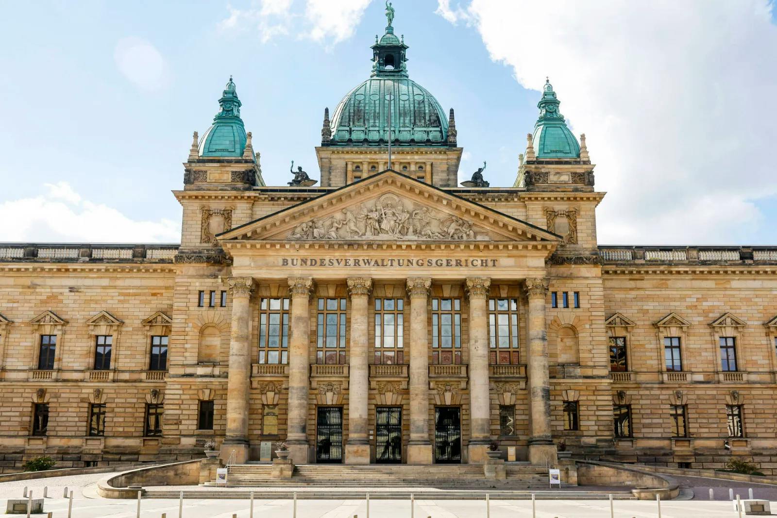Gericht: Corona-Versammlungsverbote in Sachsen unverhältnismäßig