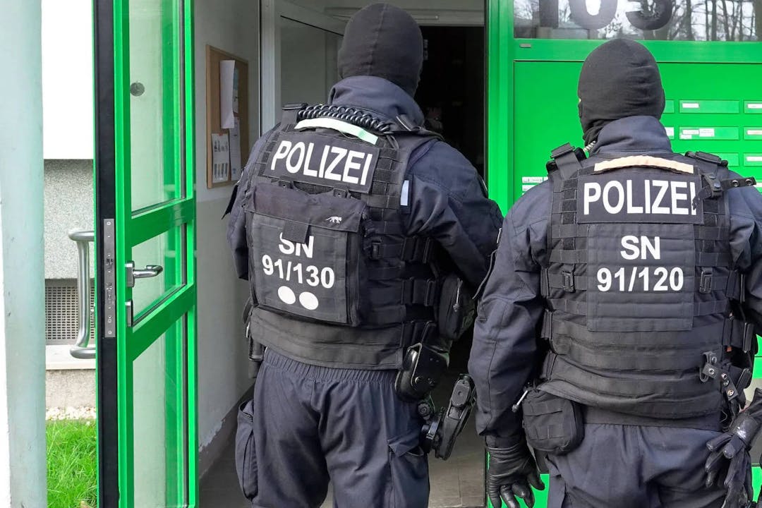 Razzien: Mehrere patriotische Fußballfans im Erzgebirge festgenommen