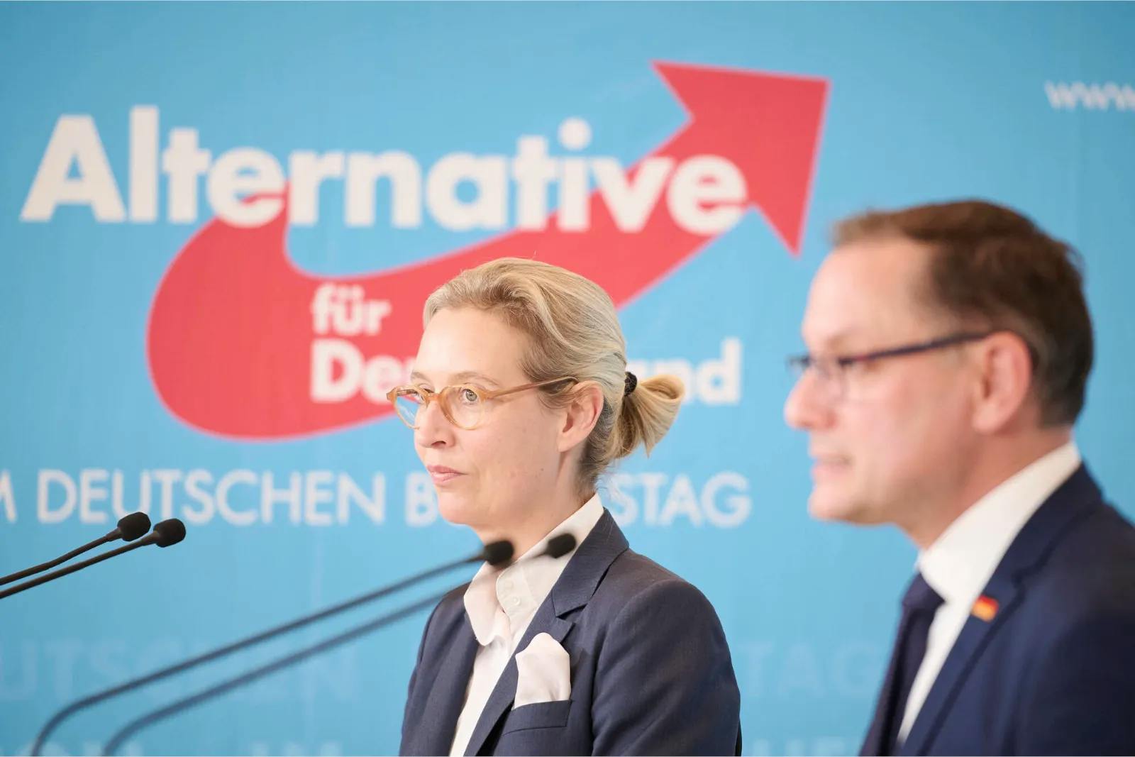 Umfrage-Hammer: AfD überholt SPD und erreicht Platz 2