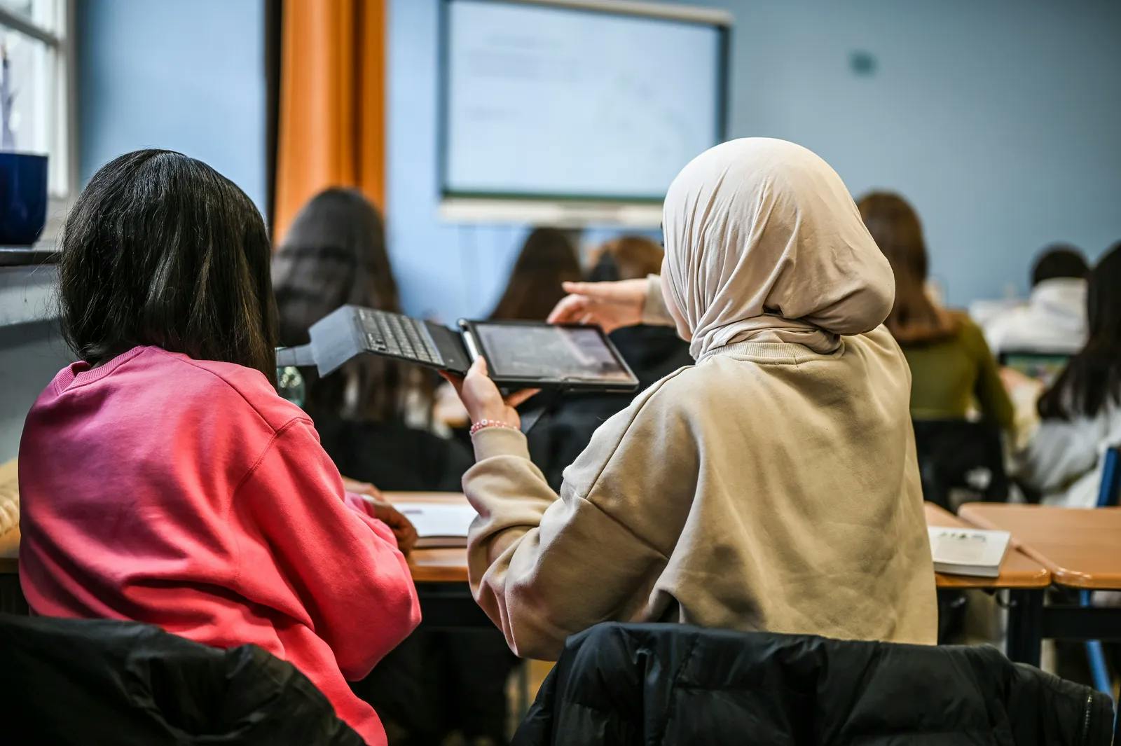 AfD-Anfrage zeigt: Migrantenanteil an sächsischen Schulen massiv gestiegen