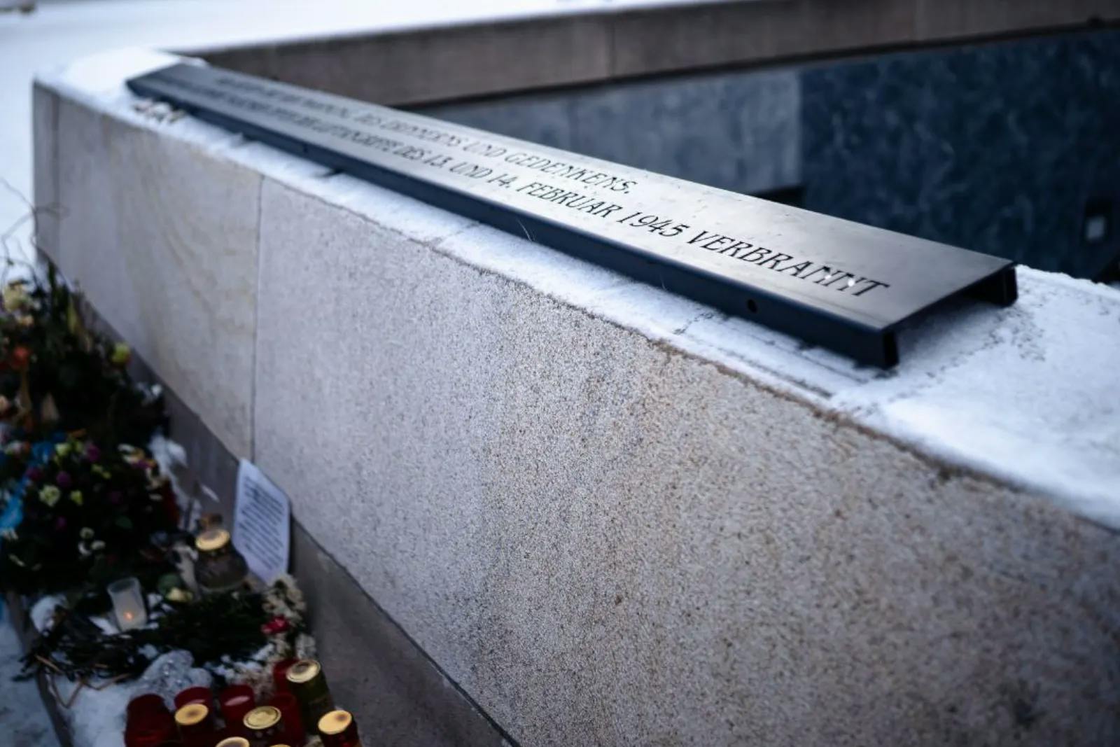 Stadt Dresden entfernt Gedenktafel für Bombenopfer – Rechte bringen neue an