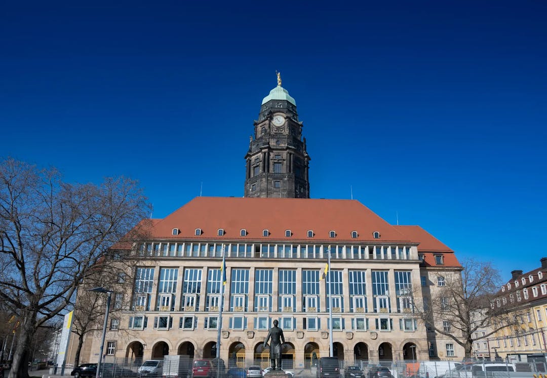 Sächsisches Innenministerium kassiert Dresdner erfolgreichen AfD-Bezahlkartenantrag ein