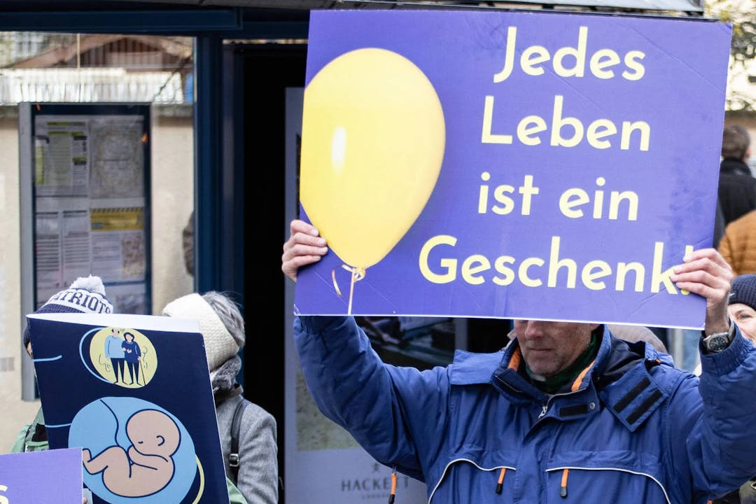 München: „Linksbizarre Frauenfeinde“ wollten private Feier stürmen