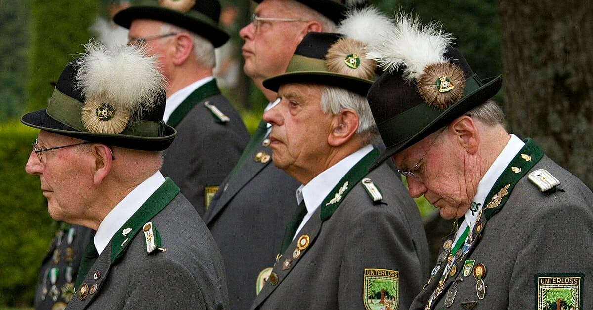 Scholz (SPD) will Männervereinen Steuervorteile entziehen