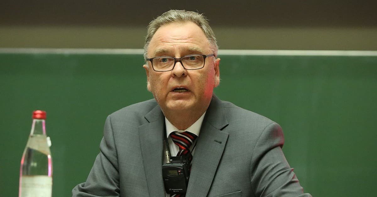 Ehemaliger Verfassungsrichter hält Impfpflicht für verfassungswidrig