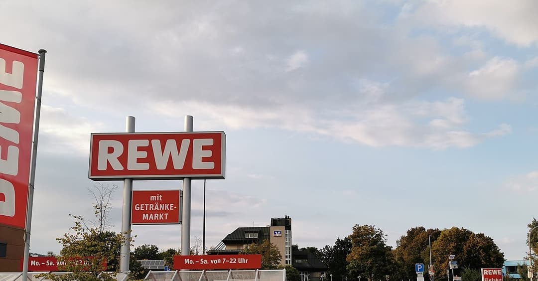 Hoher Papierverbrauch: Rewe will künftig auf Werbeprospekte verzichten