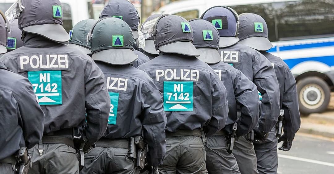 AfD-Veranstaltung: Linke Gegendemonstration endet  in Ausschreitungen