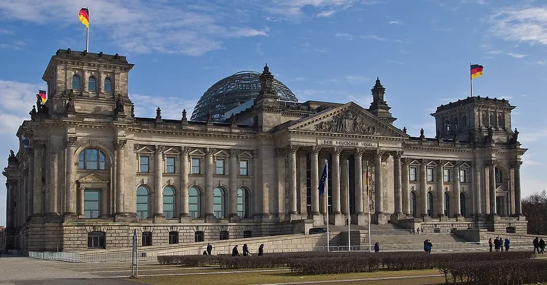 Bundesregierung sagt Ukraine Lieferung von Schützenpanzer zu
