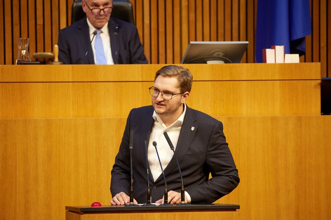 FPÖ erstattet Anzeige nach linksextremem Anschlag auf Kickl-Kletterroute
