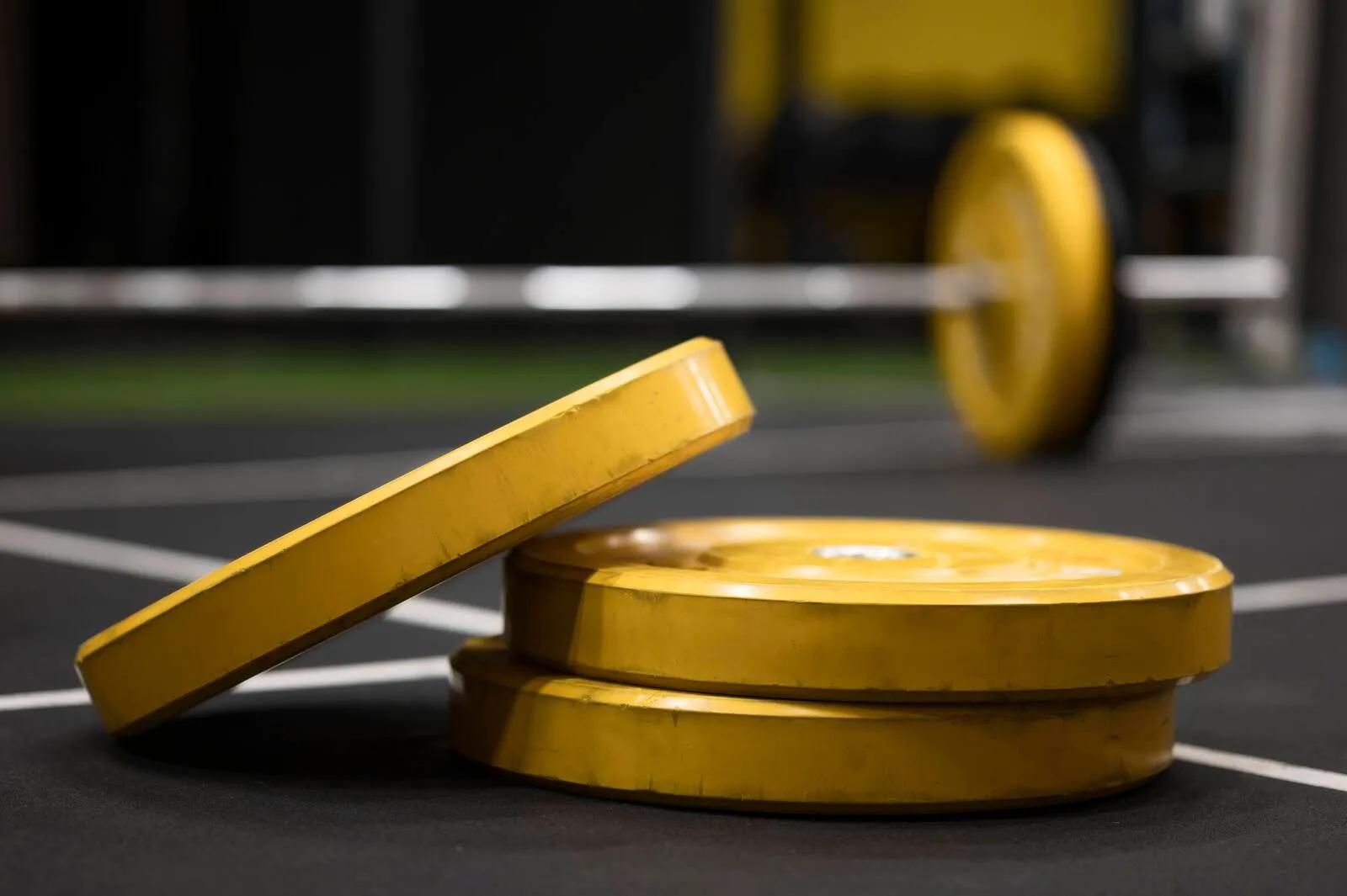 Gesinnungsprüfung beim Sport? Schwere Vorwürfe gegen Fitnesskette Fit/One