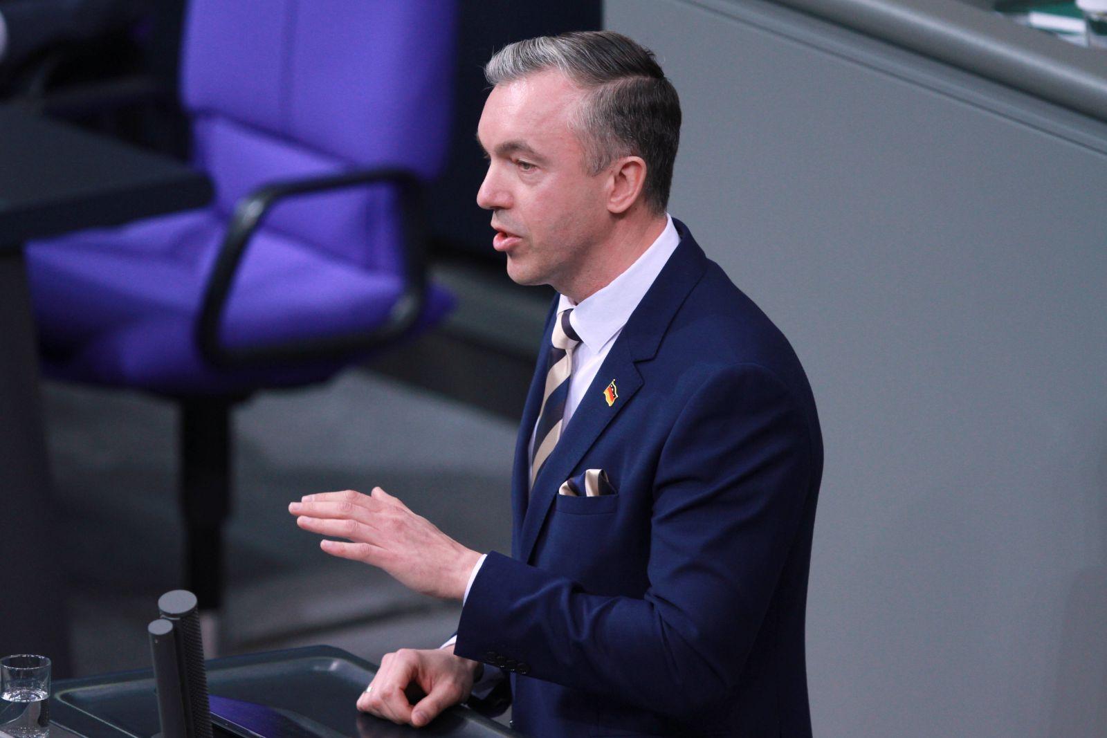 „Schwarz-Rot-Gold“-Karte: AfD will Auslanddeutsche stärker an Heimat binden