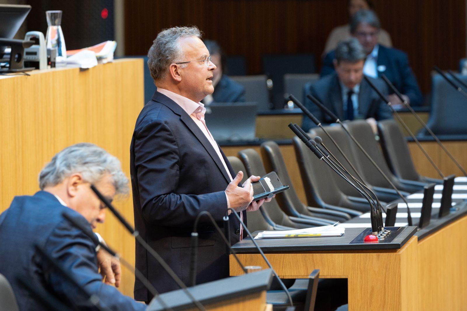 Anfrage: FPÖ-EU-Abgeordneter Hauser fordert Aufklärung über Coronapandemie