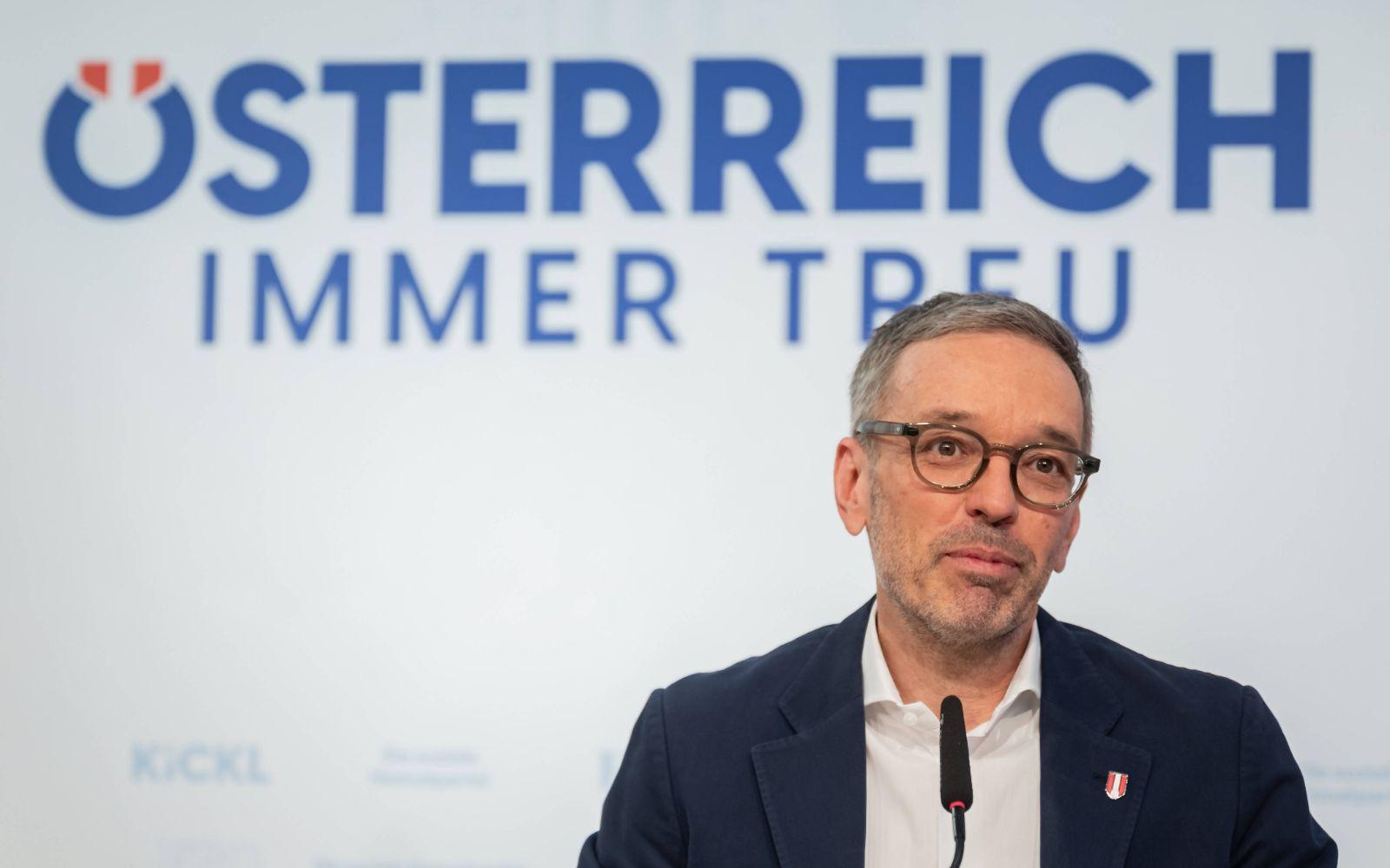 Umfrage: FPÖ bei 36 Prozent, SPÖ und ÖVP bei je 20 Prozent