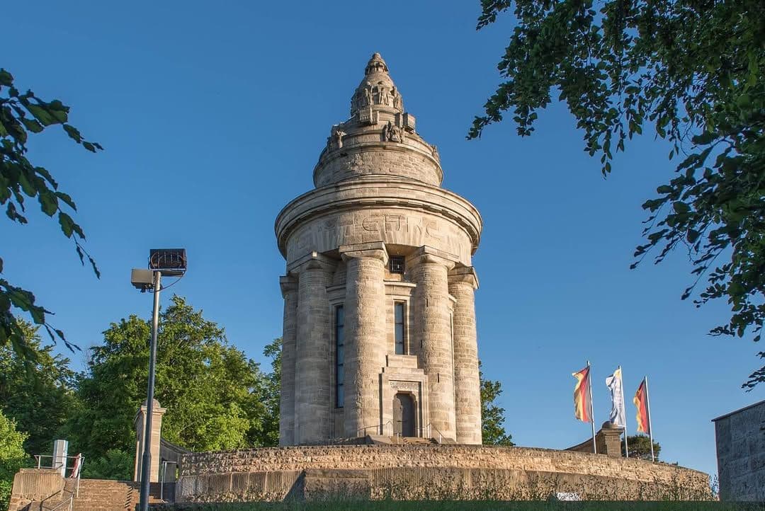 Erneuter Farbanschlag auf Burschenschaftsdenkmal in Eisenach