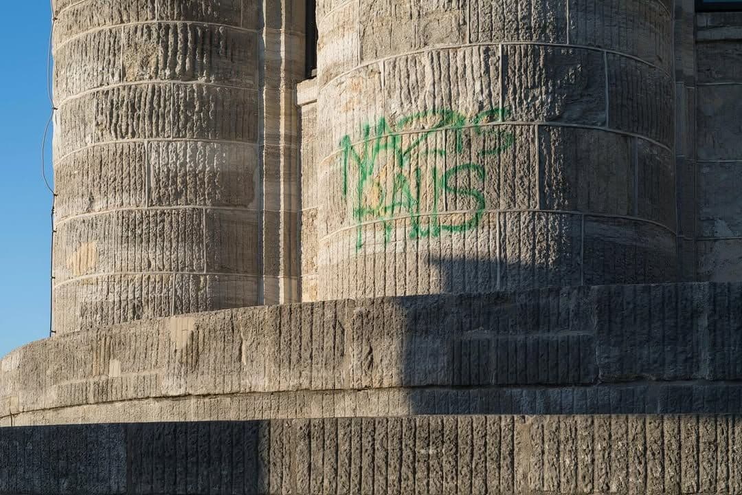Das Denkmal wurde am Wochenende erneut Ziel eines Farbanschlags. © Denkmalerhaltungsverein